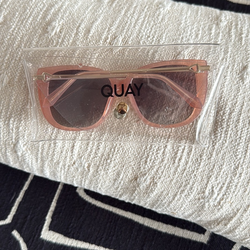 Quay Ever After Sunglasses - Picture 13 of 13